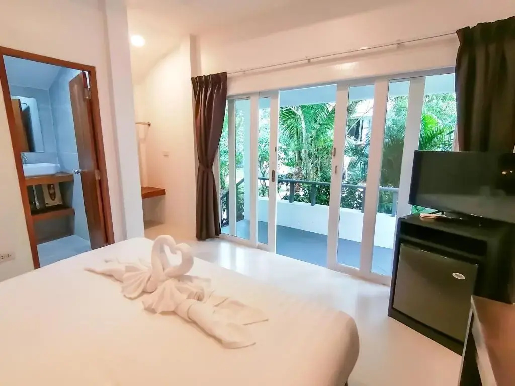 Standard Double room with garden view (full double bed)