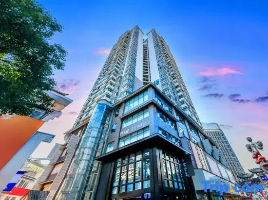 VKing High-altitude River View Hotel (Chongqing Jiefangbei Hongyadong Branch)