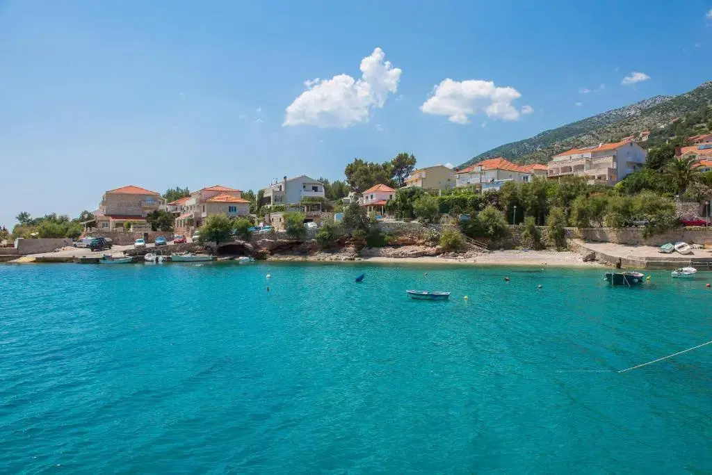 Beach & Waterfront
