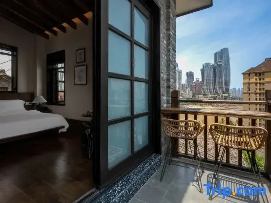 Standard Double room with balcony and with river view (full double bed)