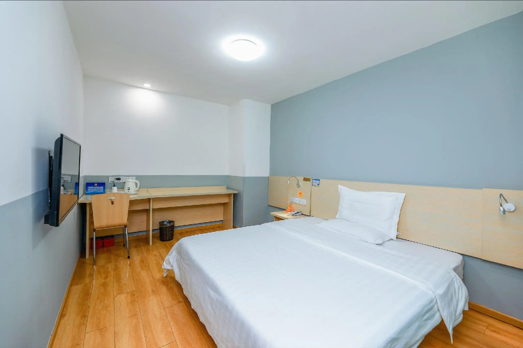 Отель 7Days Inn Hotel (Beijing Tiananmen Square Qianmen Commercial Street) в Пекине