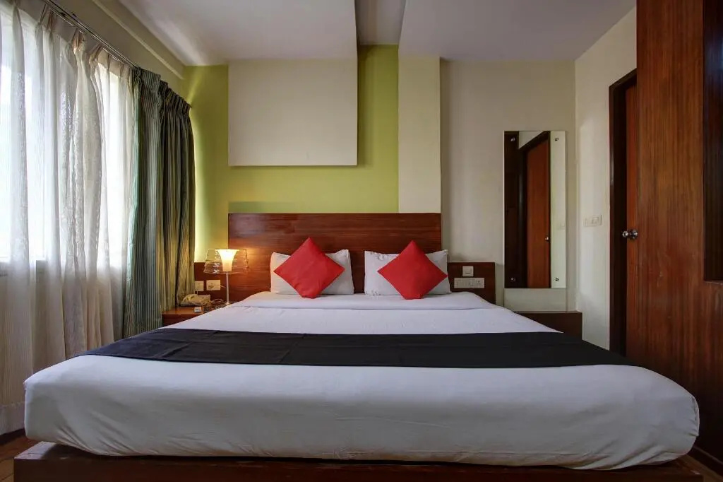 The Grand Plaza Hotel by OYO Rooms