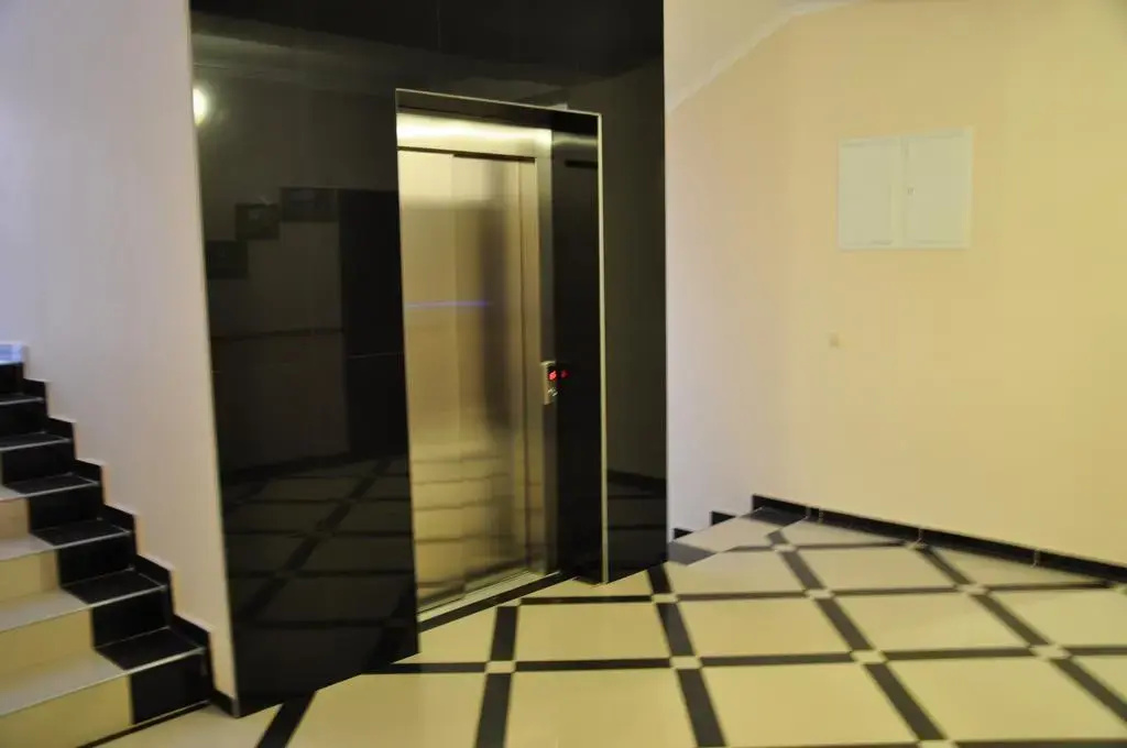 Lobby & Reception