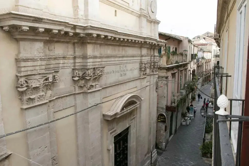 Alagona House
