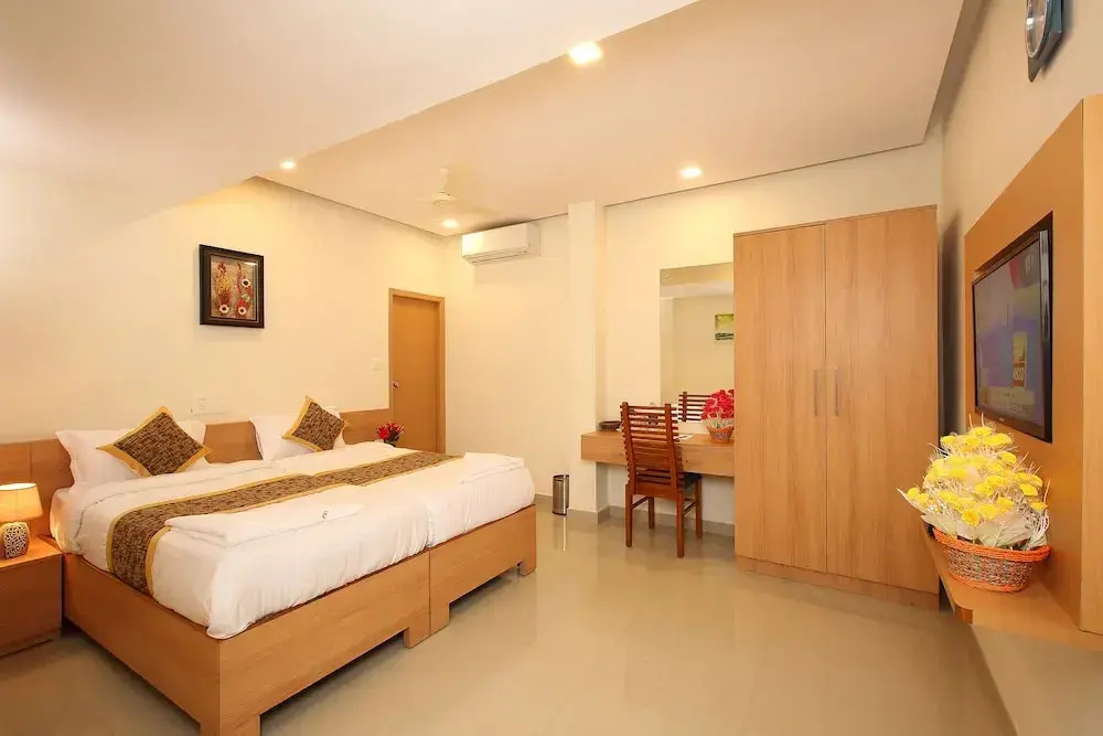 Deluxe Double room (full double bed)