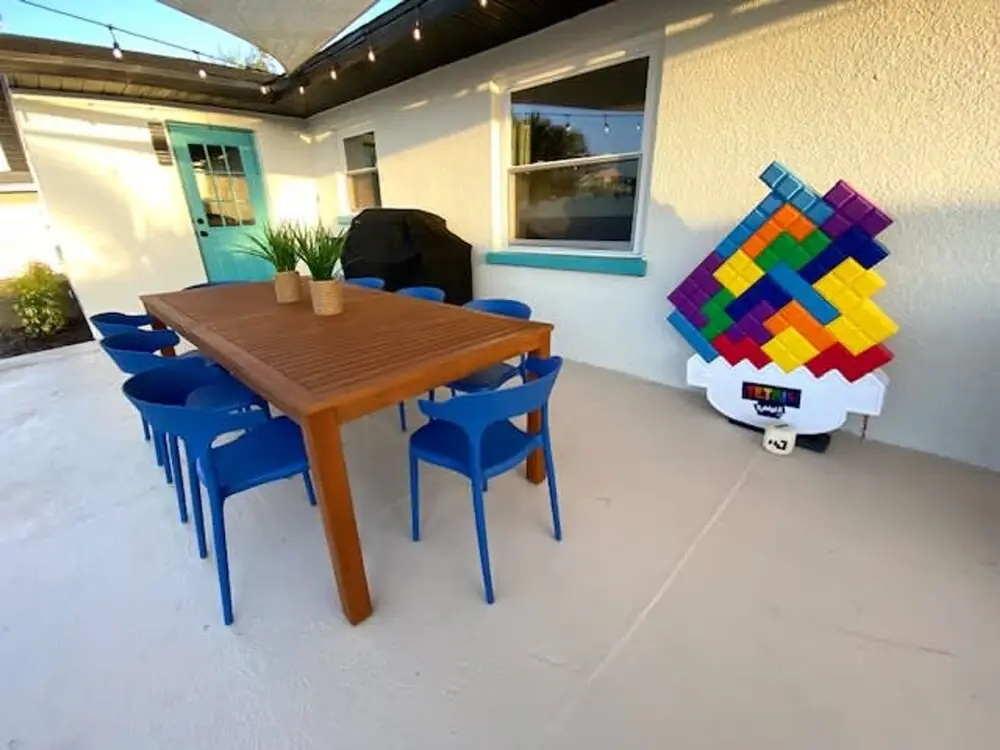 Castaway Cottage Near IMG and Beaches