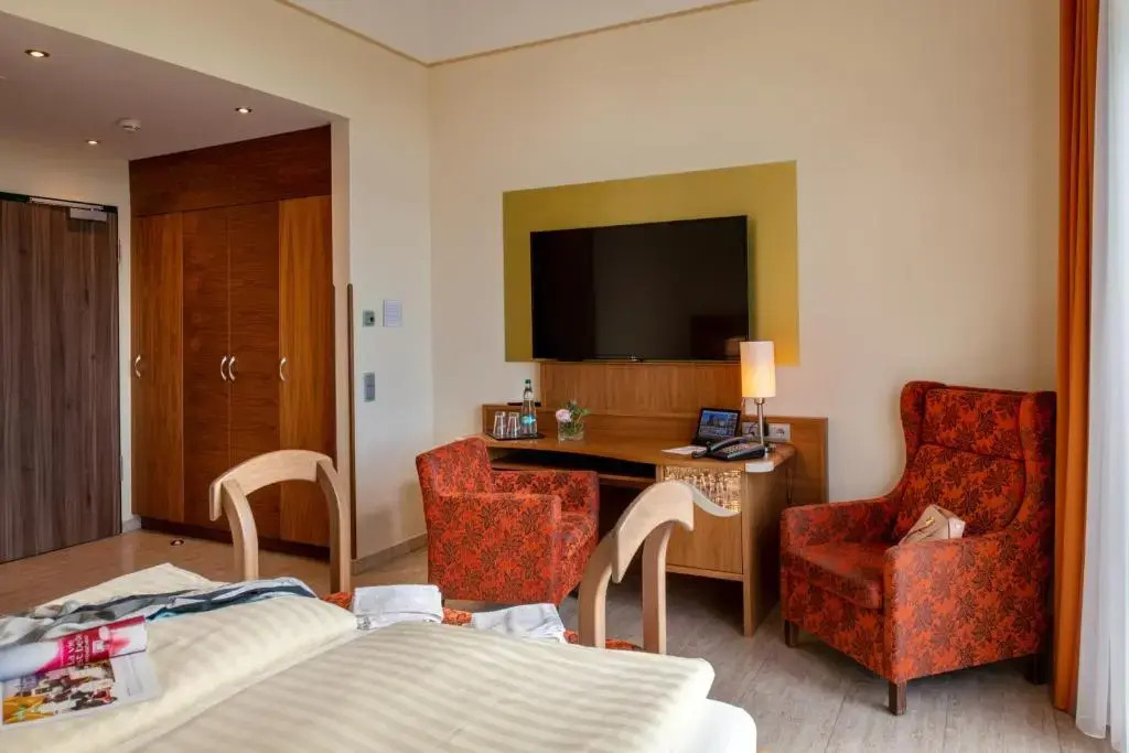 標準雙人房，設有露台及大床