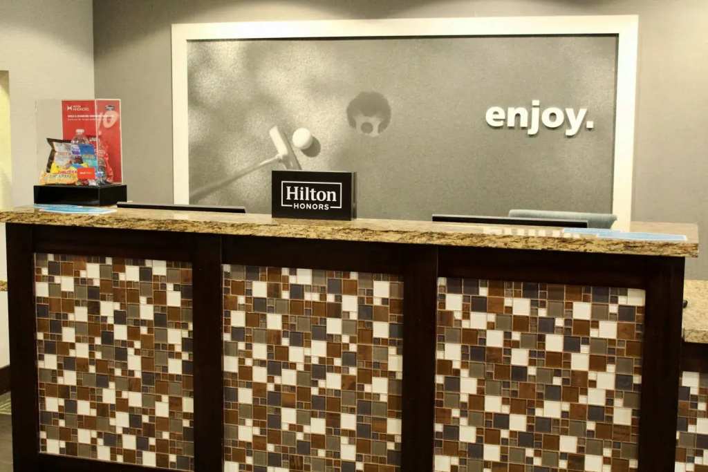 Lobby & Reception
