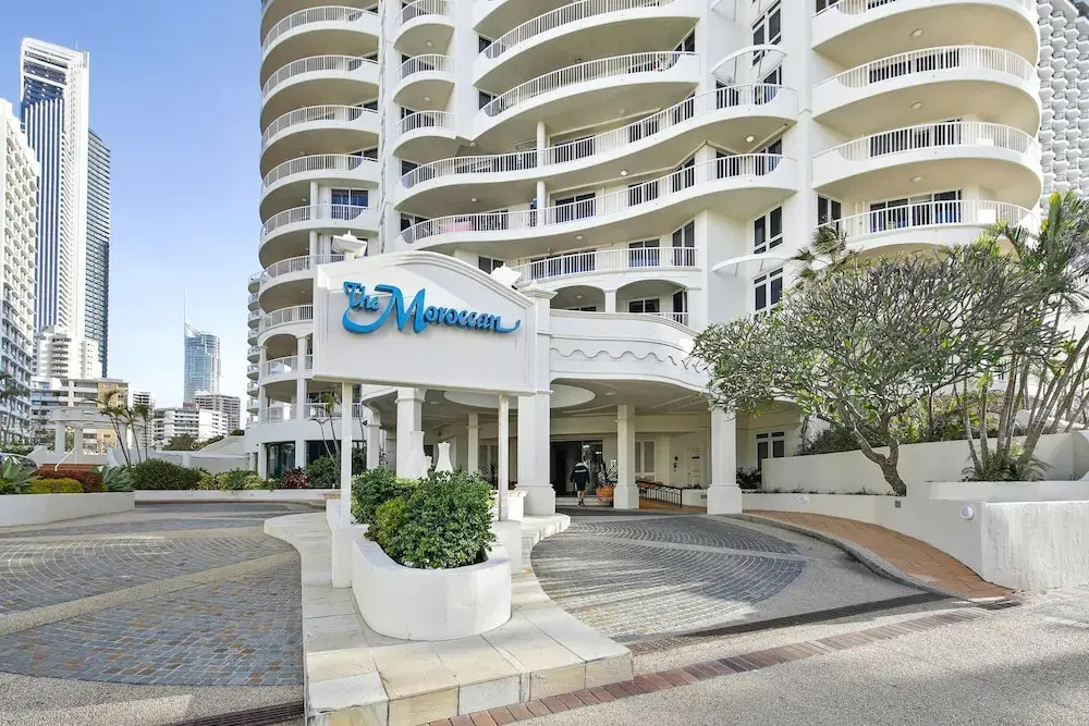 Beachfront Luxury 3 Bedroom Apartment