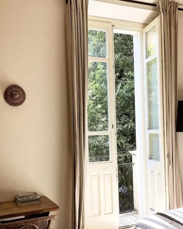 1 Bedroom Comfort Double room with city view (full double bed)