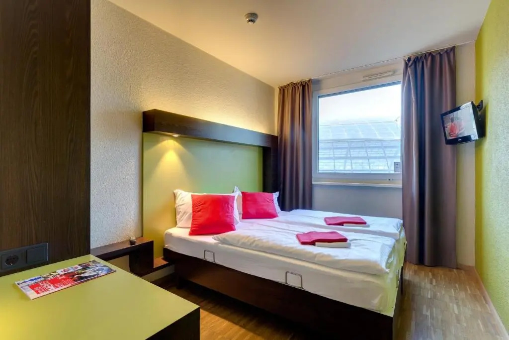 MEININGER Hotel Berlin Hauptbahnhof - Chambres