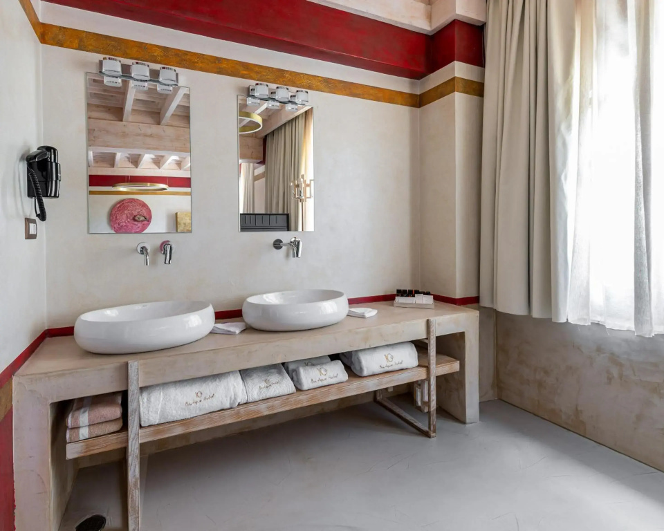 10GR Boutique Hotel and Wine Bar - фото 6