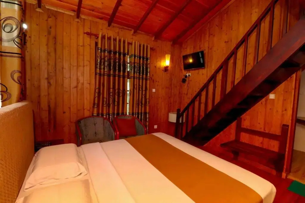 Alpine Hotel