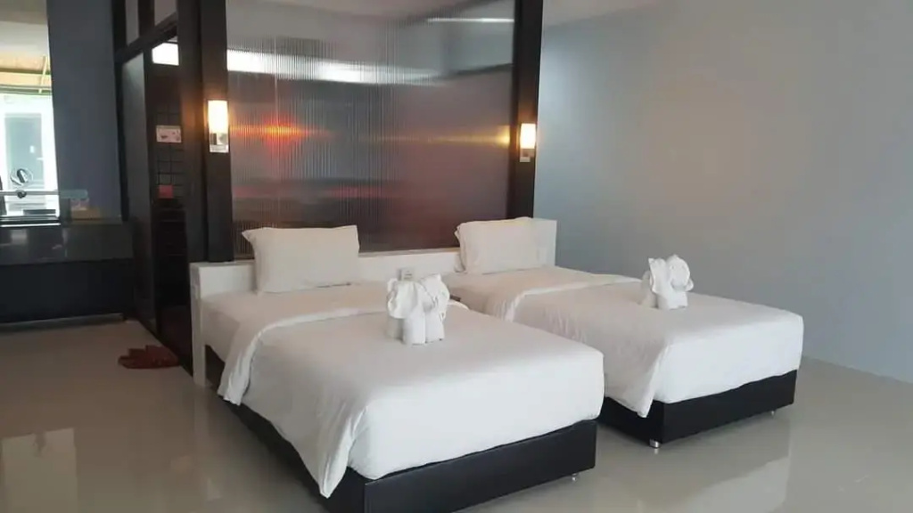 Standard No Window Double room (twin beds)