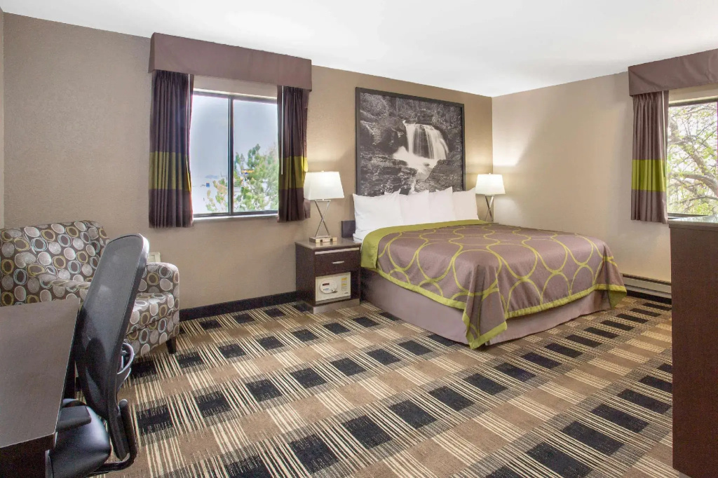 Double room (full double bed)