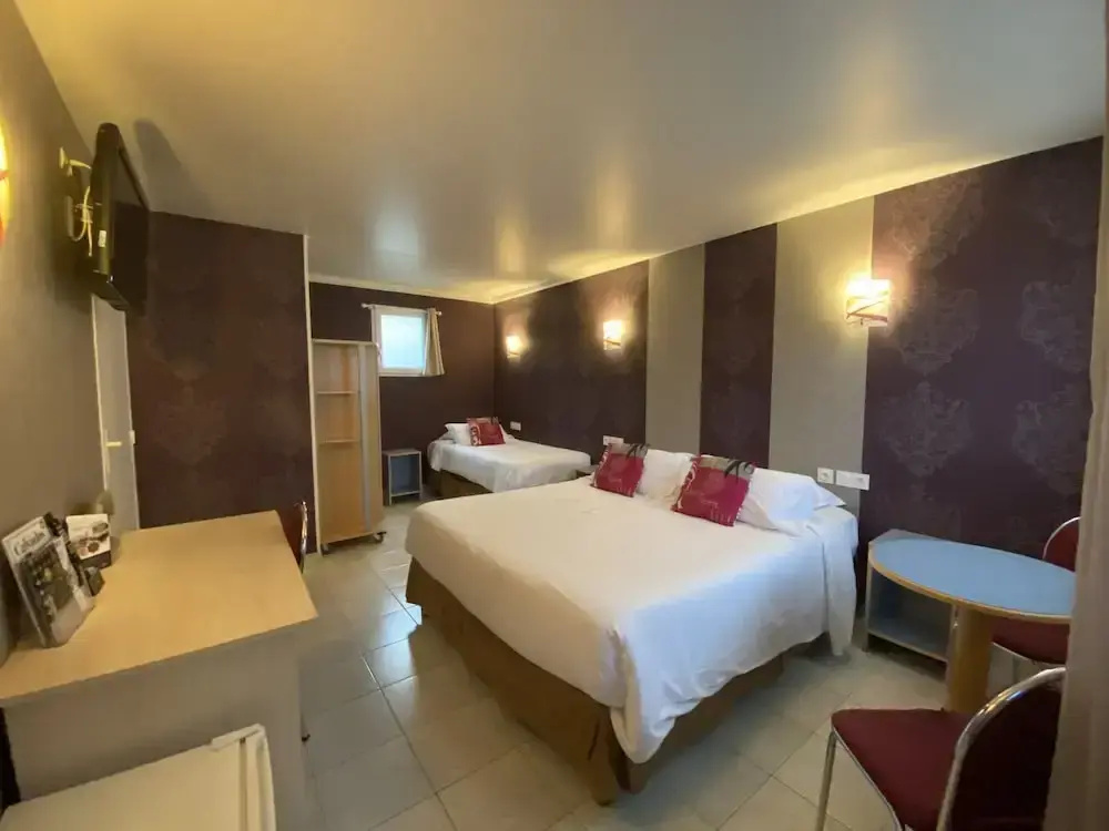 Contact Hôtel - Hôtel les Bleuets & SPA - Chambres