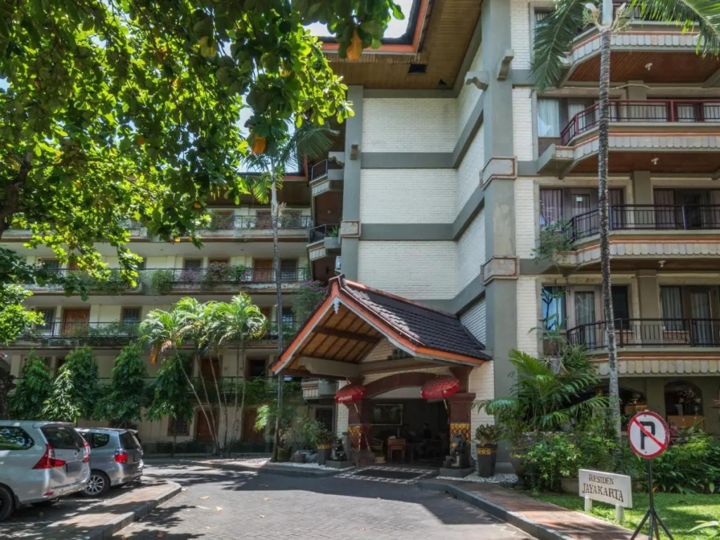 Club Bali Family Suites @Legian Beach