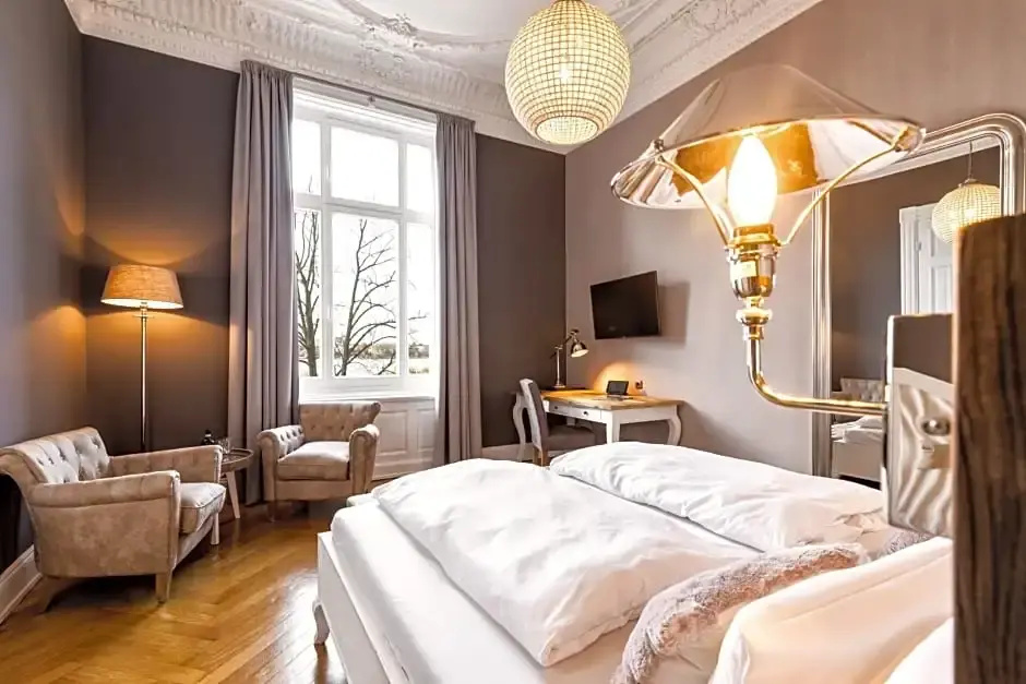 Deluxe room with lake view