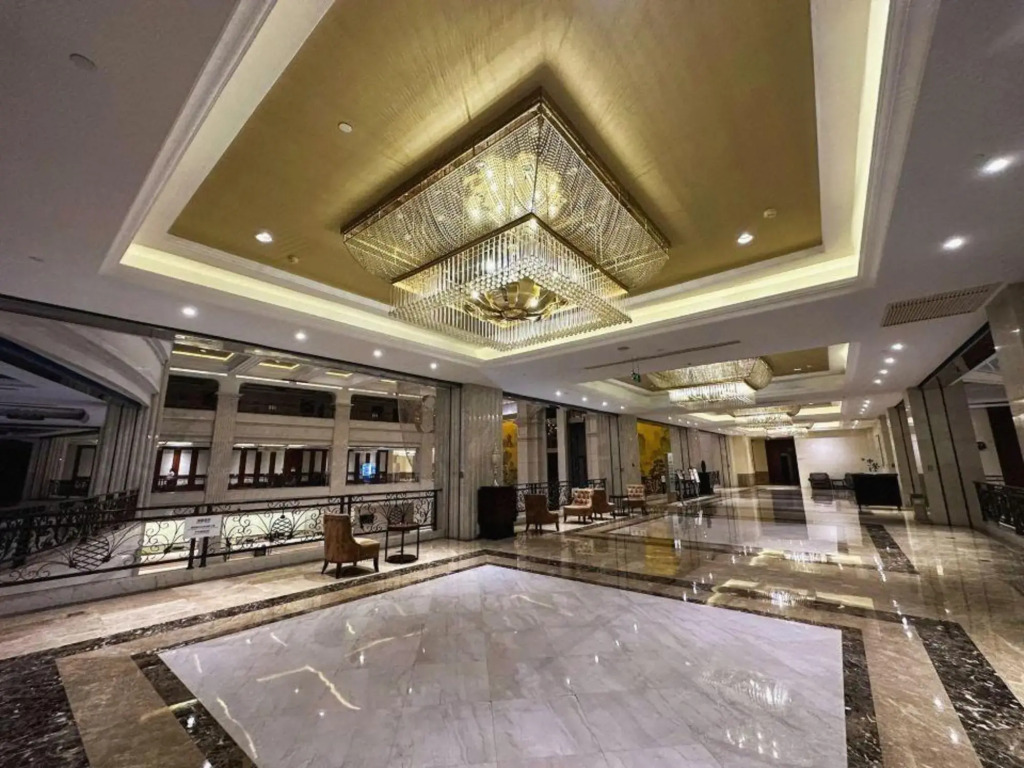 Jurong Yukun New Century Hotel Jiangsu - фото 2