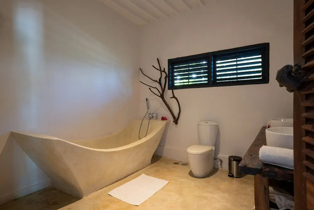 Double Suite beachfront (full double bed)