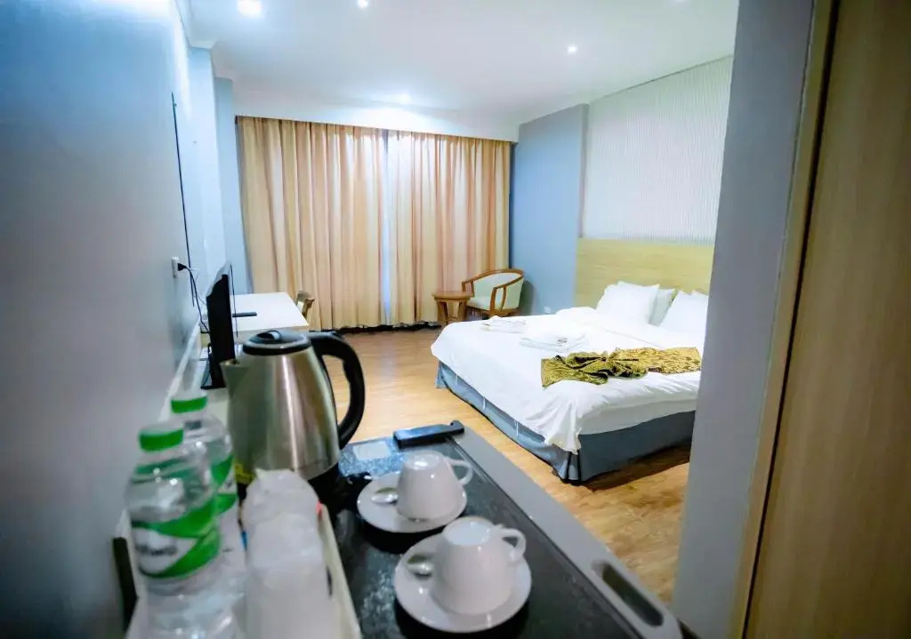 Deluxe Double room (full double bed)