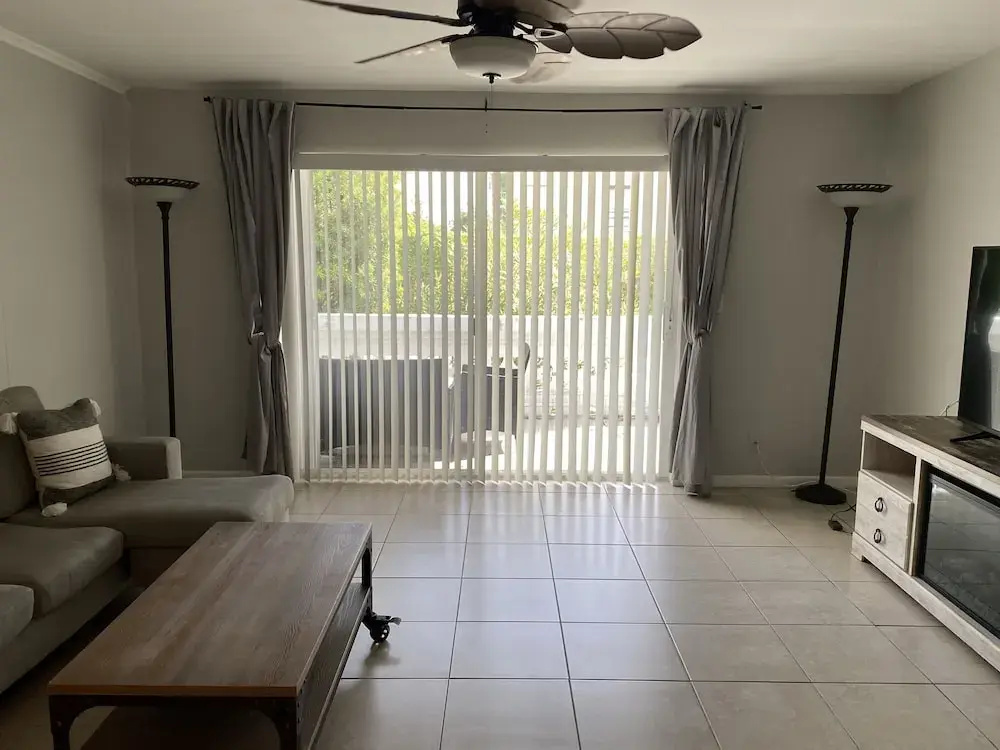 Entire Condo Close To Intercoastal 1 Bedroom Condo by Redawning