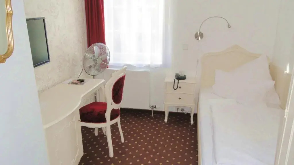 Hotel Einhorn - Chambres