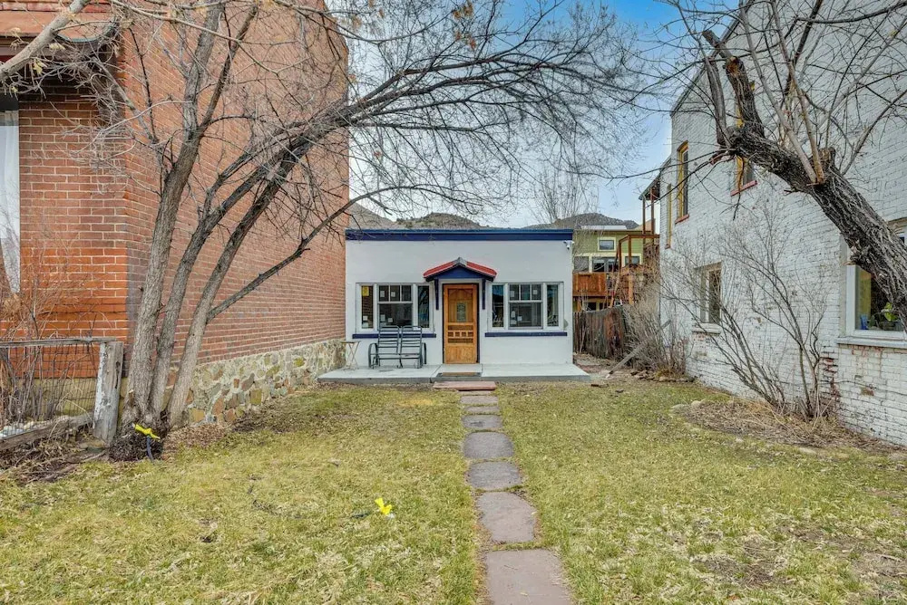 0601: Downtown Salida Cottage w/ Fireplace + Yard