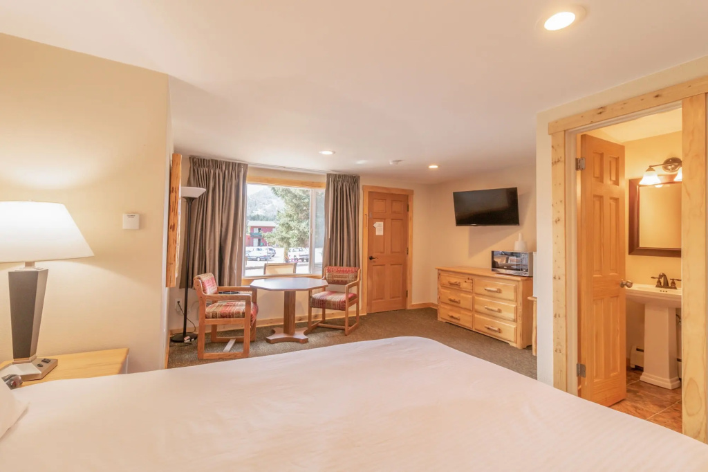 Discovery Lodge — 3