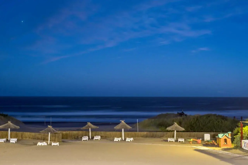 Beach & Waterfront