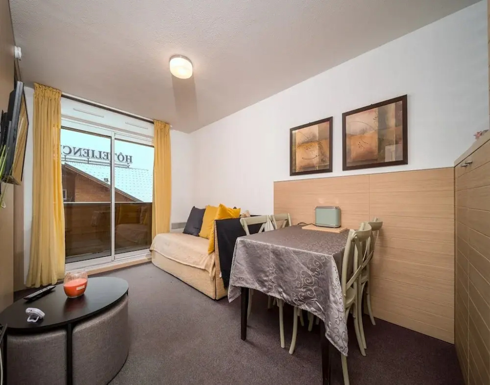 Voir la photo 4 — Apartment in France With Mountain Views & Pool