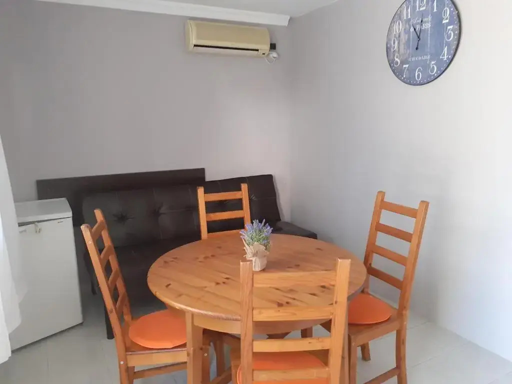 2 Bedrooms Standard Family room