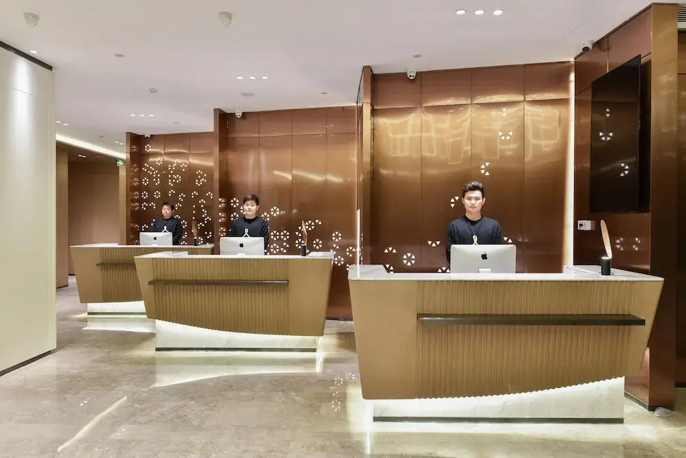 Lobby & Reception
