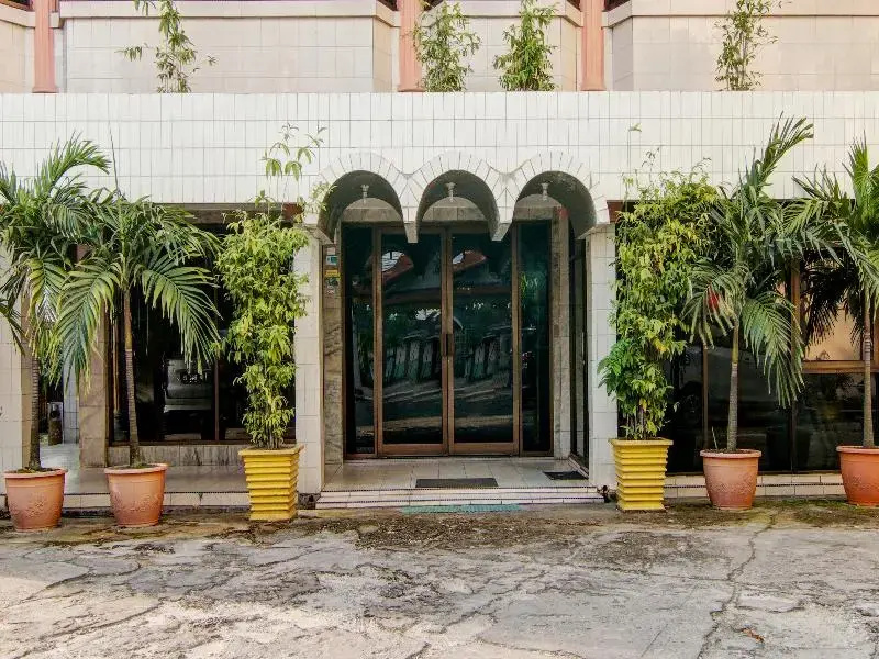 Hotel Tampan by OYO Rooms