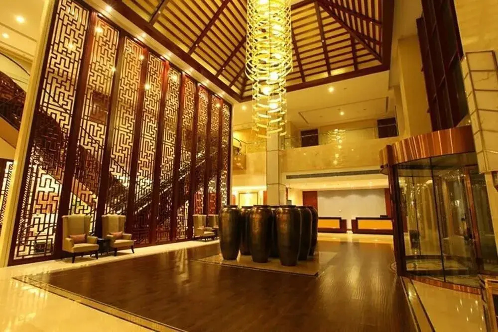 Lobby & Reception