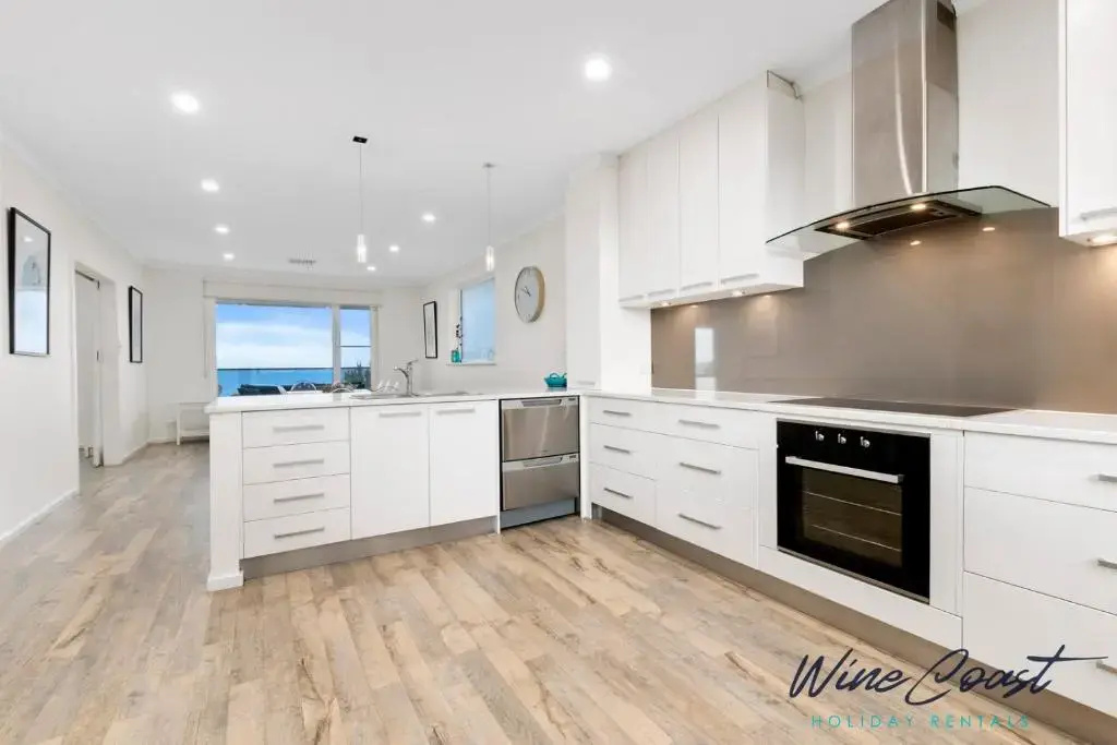 35 Degrees South by Wine Coast Holiday Rentals - Escape to the fabulous 35 Degrees South by Wine Coast Holiday Rentals.