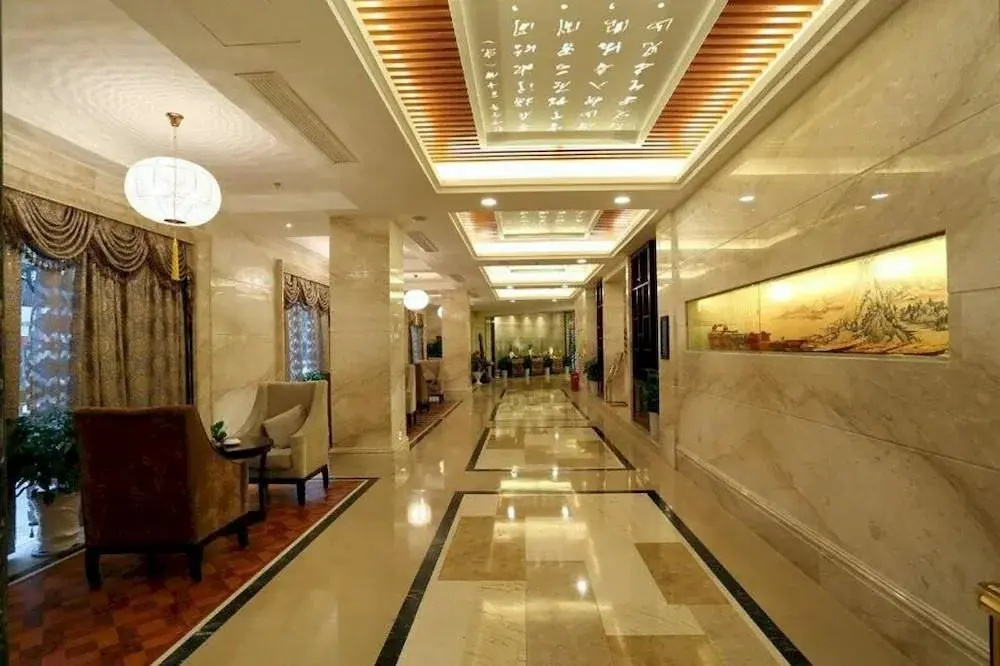 Lobby & Reception