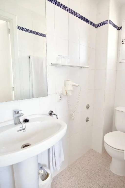 Standard Double room with balcony (full double bed)