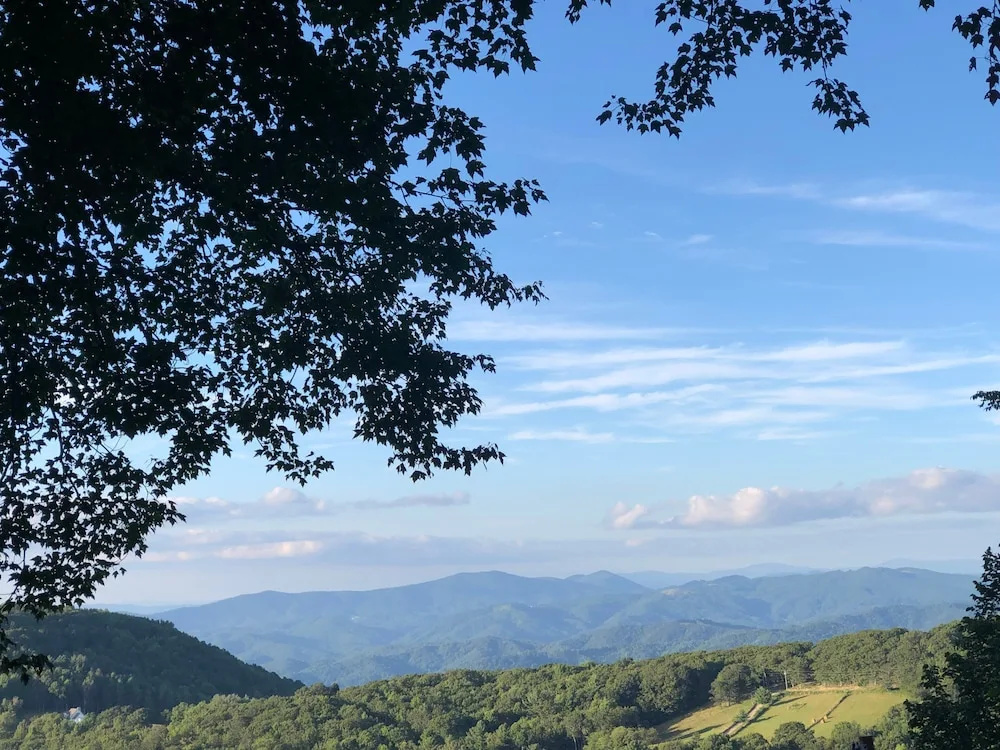 Beech Blessings - Luxury Spacious Beech Mtn Home With Huge Views