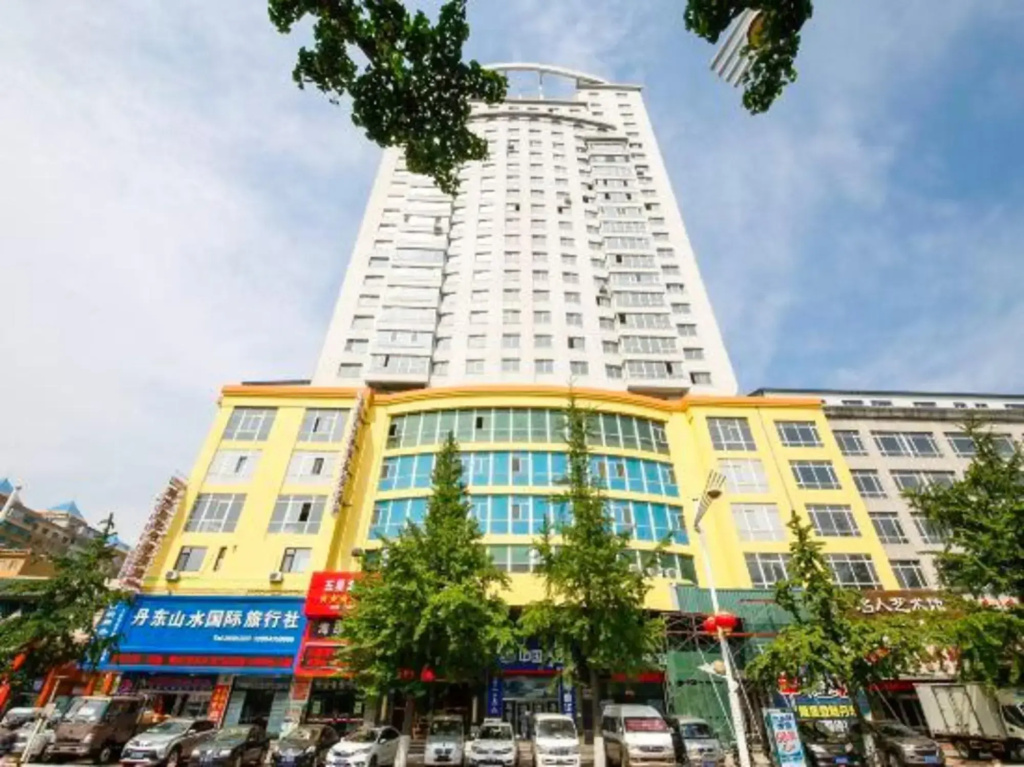 Dandong Yihai Business Hotel