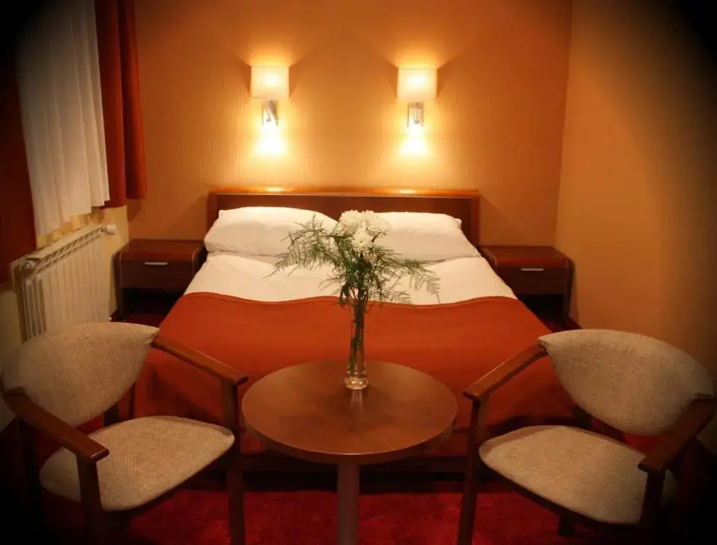 Standard Double room (full double bed)