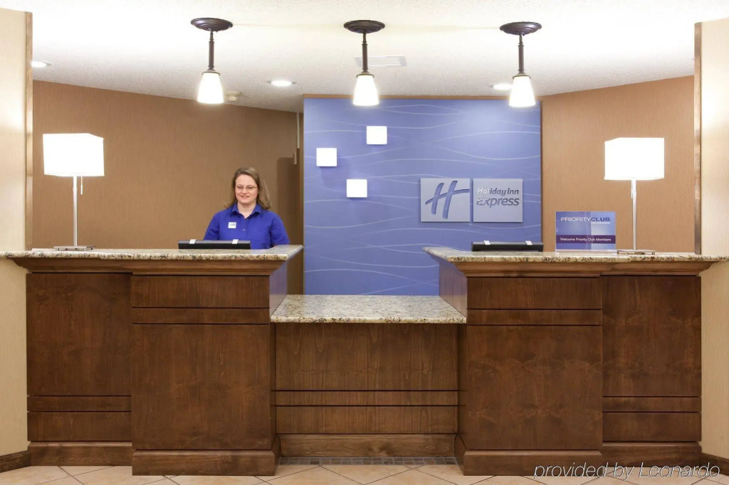 Lobby & Reception