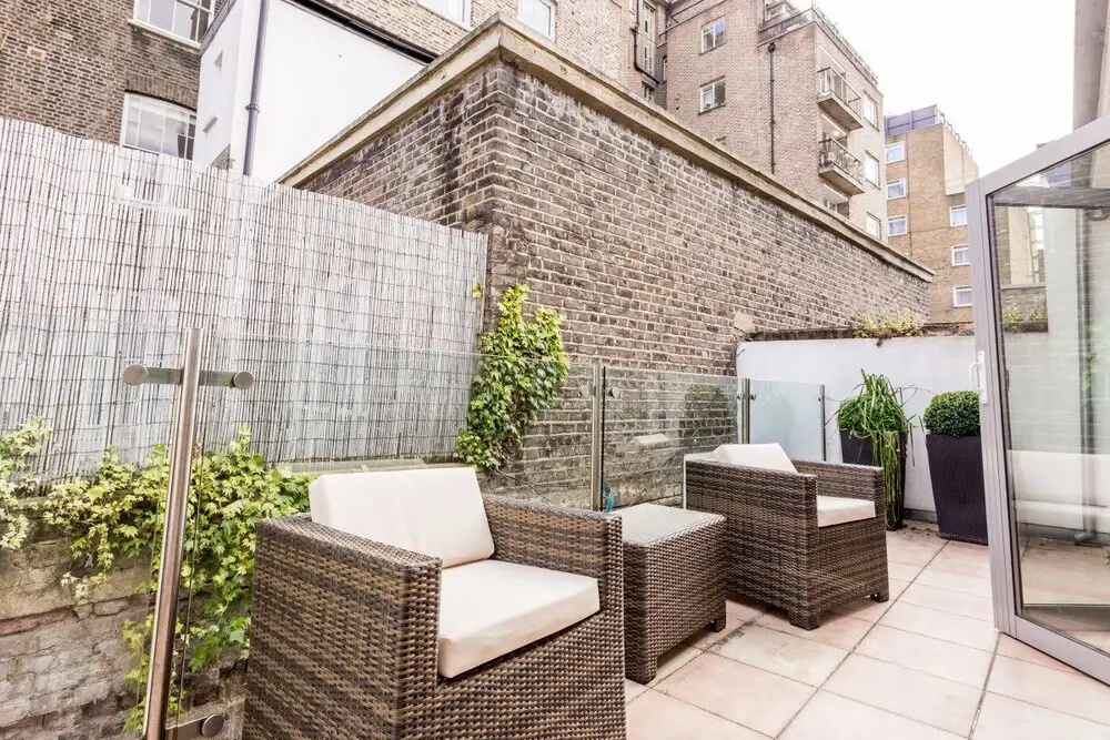 Ultra-luxurious 4BR home in Bayswater with gym, parking and private terrace