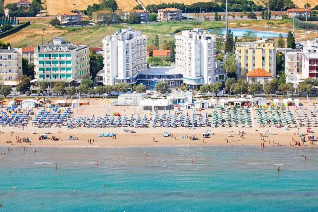 Beach & Waterfront