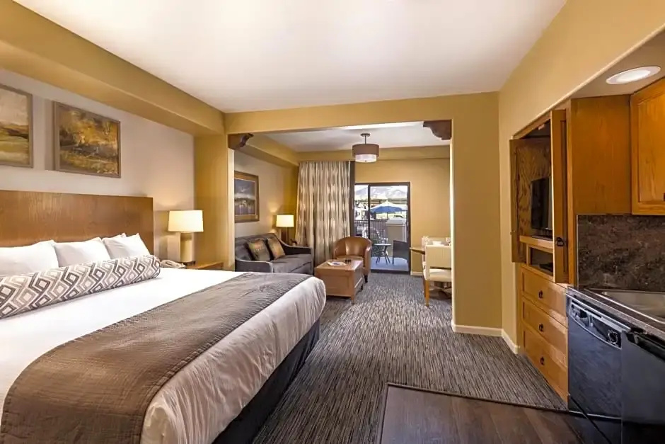 Legacy Golf Resort Room Type - Double Studio Suite (full double bed)