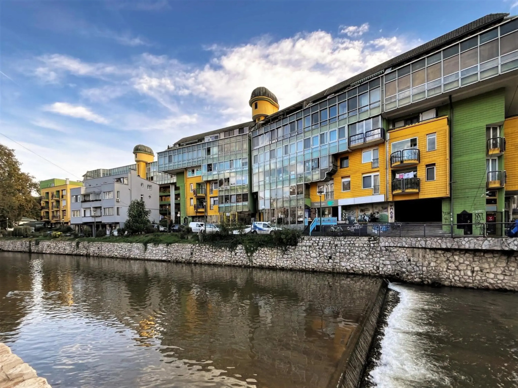 Centrally located 2 bedroom apartment