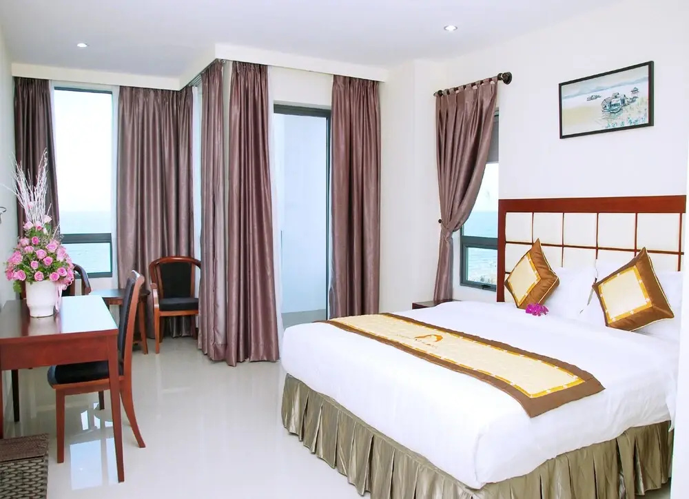 Deluxe Double room (full double bed)