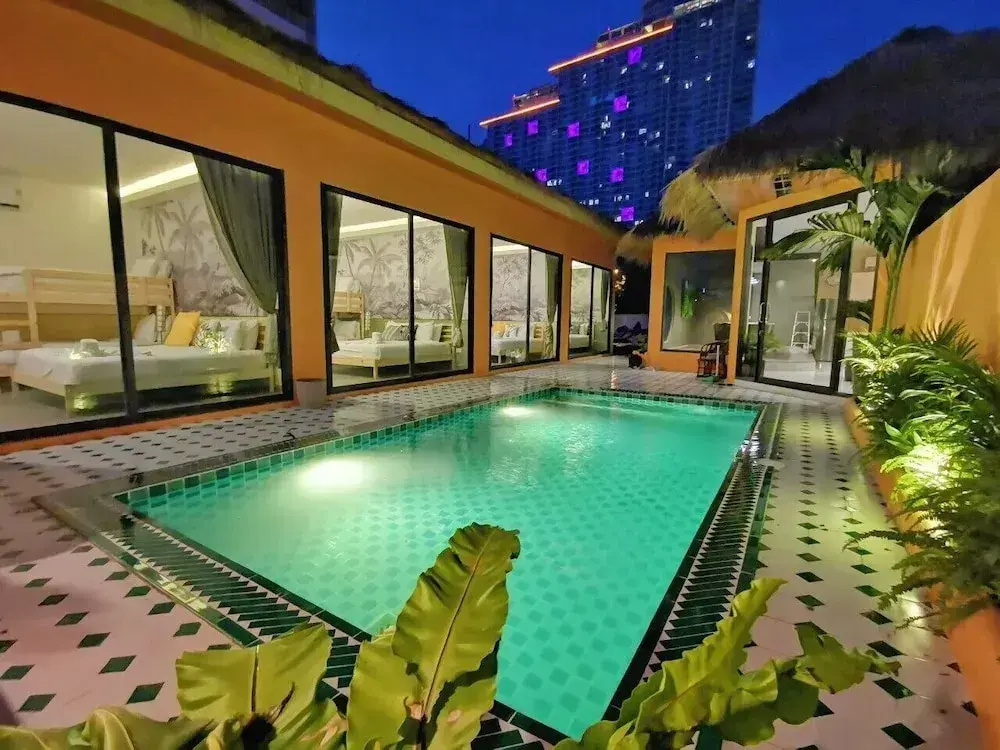 4 Bedrooms Family Villa with pool view