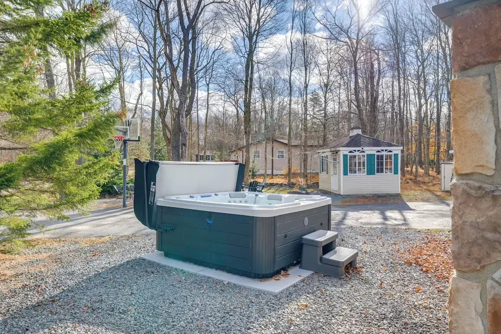 Game Room, Hot Tub & Fire Pit: Pocono Lake Escape!