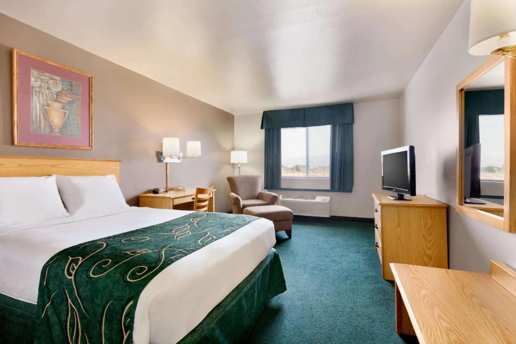 Double room (full double bed)